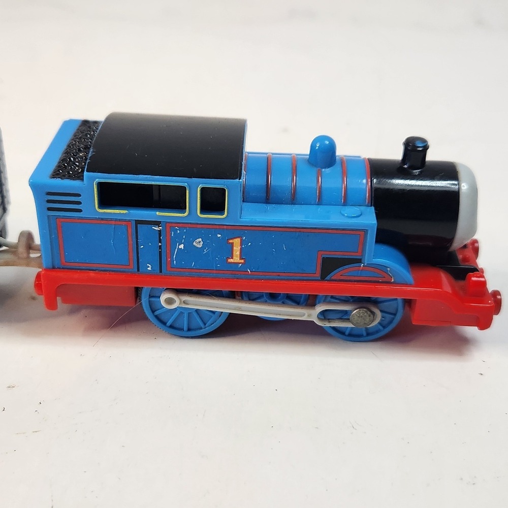Thomas The Train Trackmaster Motorized Engine Cargo Car 2009 Mattel Works PVC - Picture 6 of 10